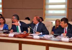 İÇİŞLERİ KOMİSYONUNDA MHP-HDP KAVGASI